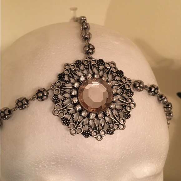 Headpiece - Picture 2 of 3