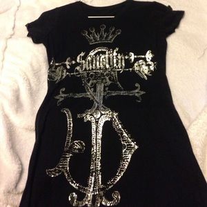 Tshirt. Silver foil writing