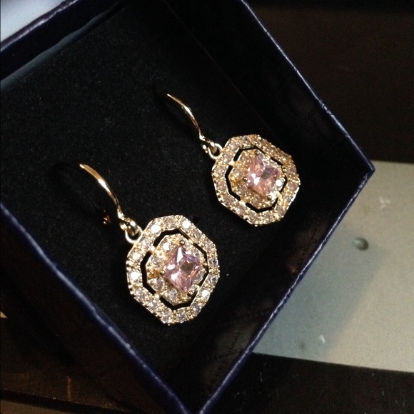 Jewelry - 10k gold - pink and white crystal earrings.