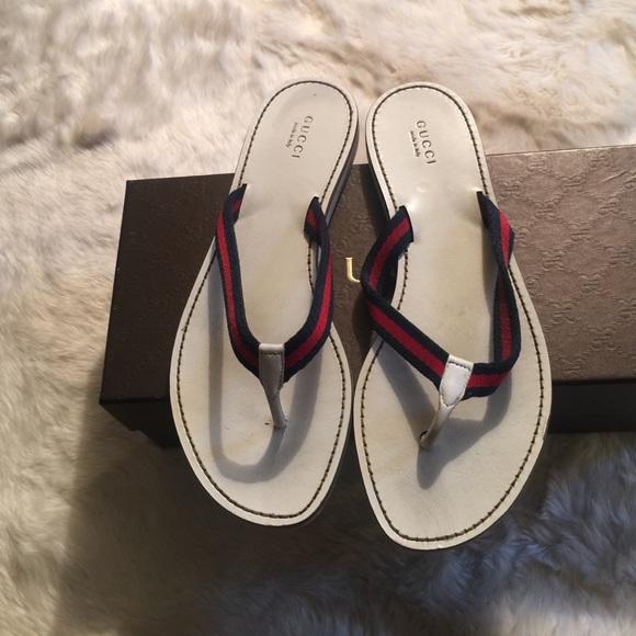 Thong  sandals