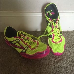 Brook's track shoes. Spikes ladies size 8. NEW