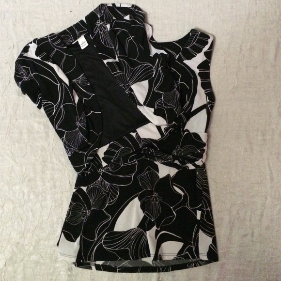 While House Black Market 2pc Set Size S