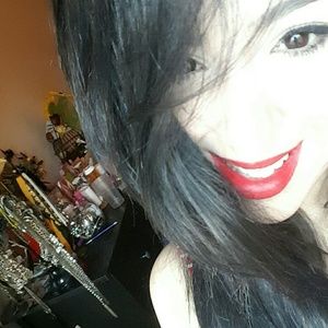 Meet your Posher, Paola