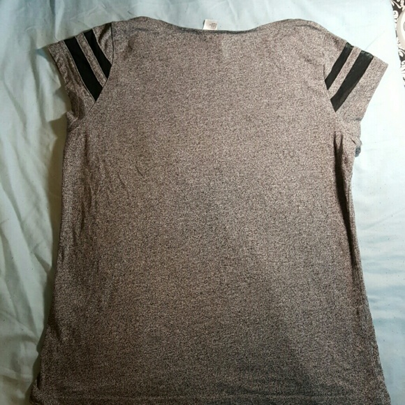 H&M Grey Mesh T-shirt - Picture 2 of 4