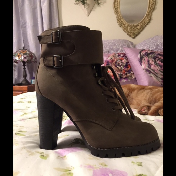 Heeled Army Green boots