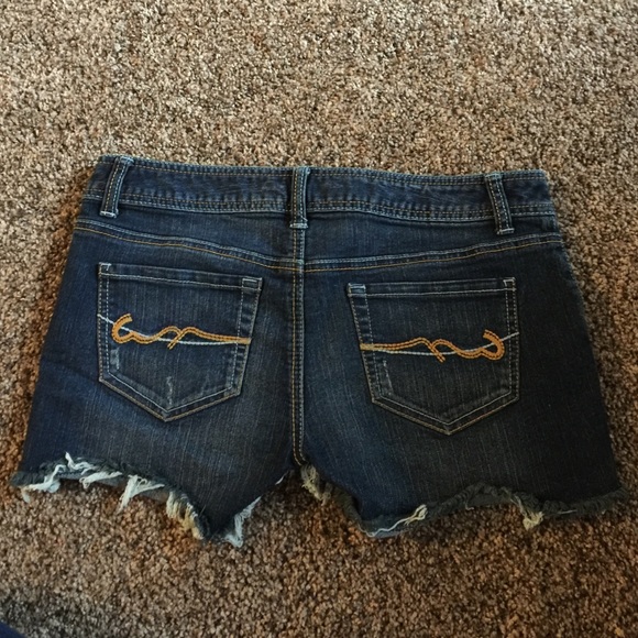 American Rag shorts - Picture 2 of 4