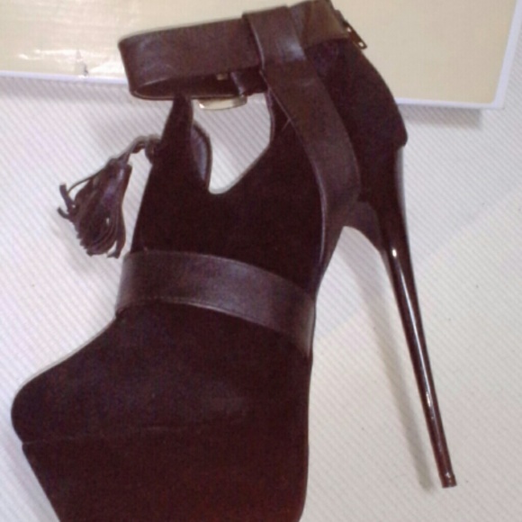 High heels - Picture 2 of 4