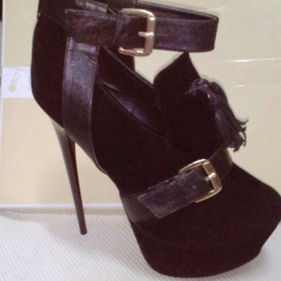 High heels - Picture 3 of 4