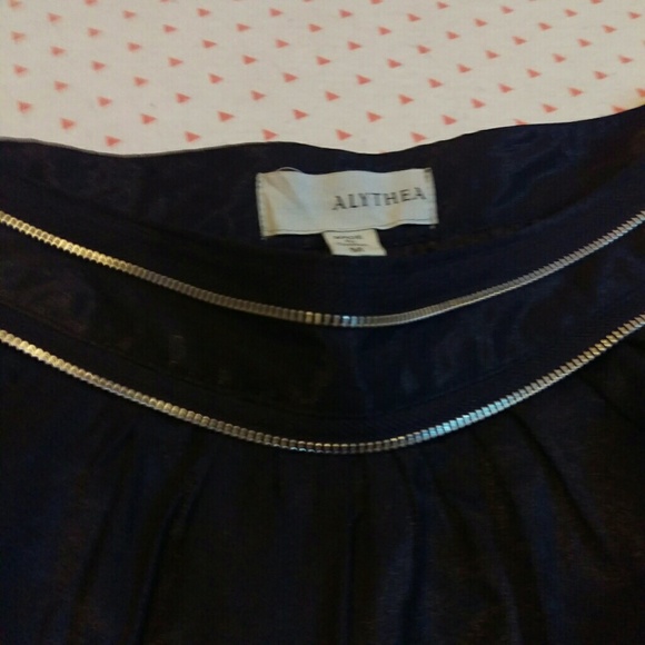 Zipper Detail Skirt - Picture 3 of 4