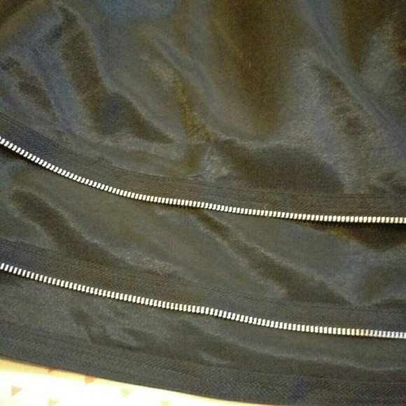 Zipper Detail Skirt - Picture 4 of 4