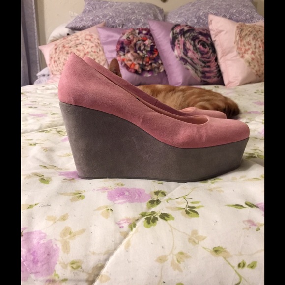 H&M grey and pink wedge