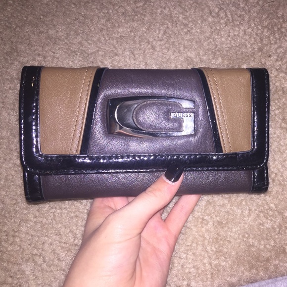 Guess wallet