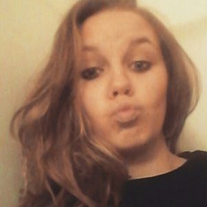 Meet your Posher, Caitlin