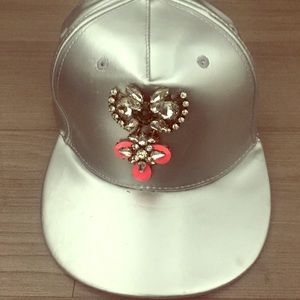Metallic silver snap back hat only worn once