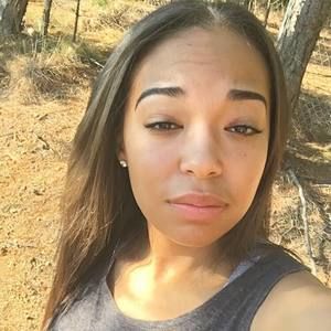 Meet your Posher, Kiara