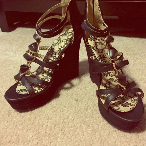 Aldo size 7 heels