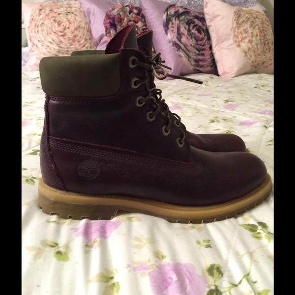 timberland 6" premium burgundy boot. Brand New
