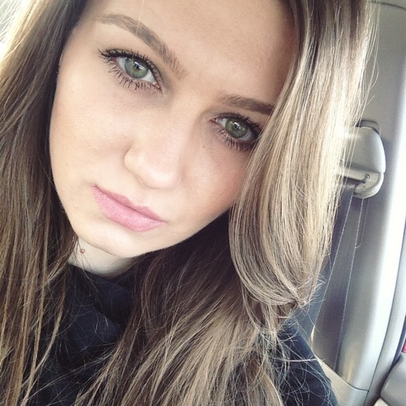 Meet your Posher, Elda - Picture 3 of 4