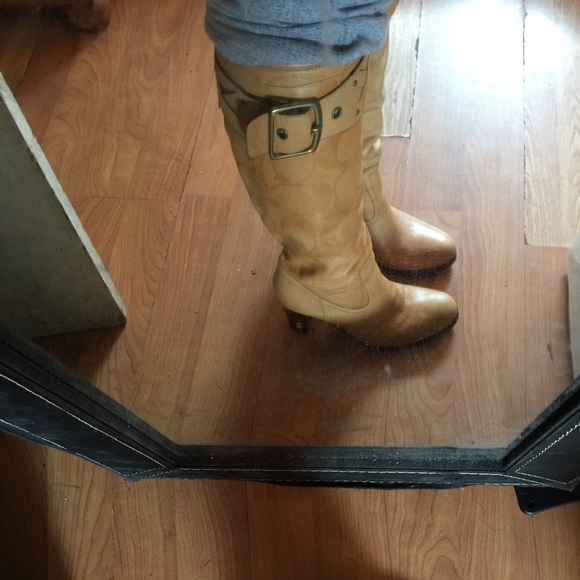 Sold Coach boots - Picture 2 of 4