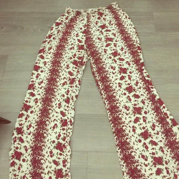 Brandy Melville floral print pants