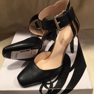 Nine West Black and Gold