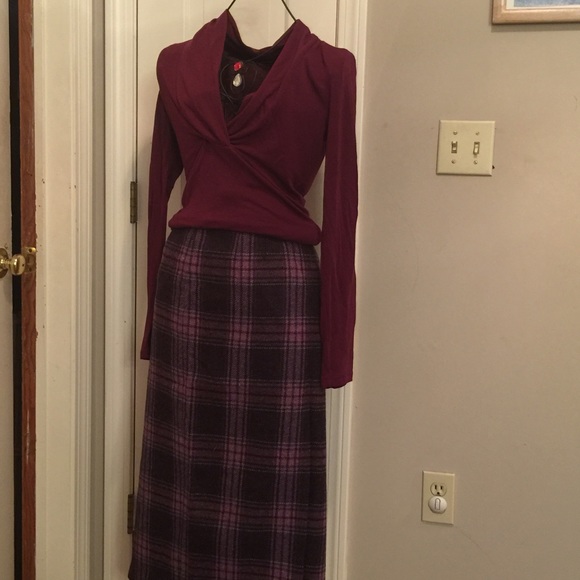 TALBOTS PURPLE PLAID SKIRT 100% WOOL