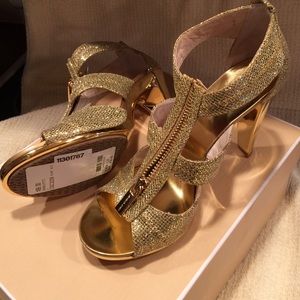 Michael Kors Berkley T Strap Gold