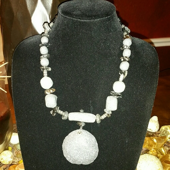 Handmade Silver Ladies Necklace - Picture 4 of 4