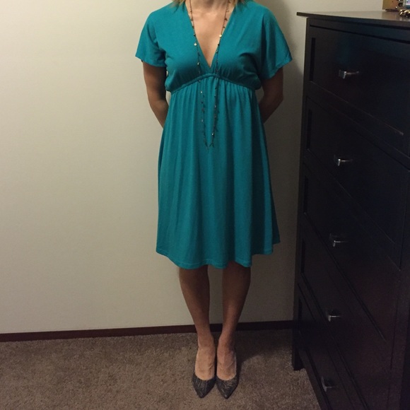 Cute teal, deep v-neck dress - Picture 1 of 3