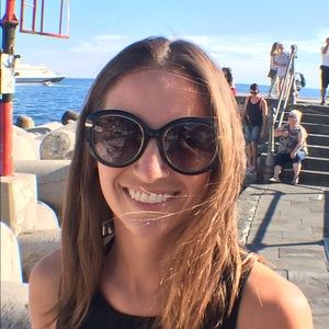 Meet your Posher, Candace