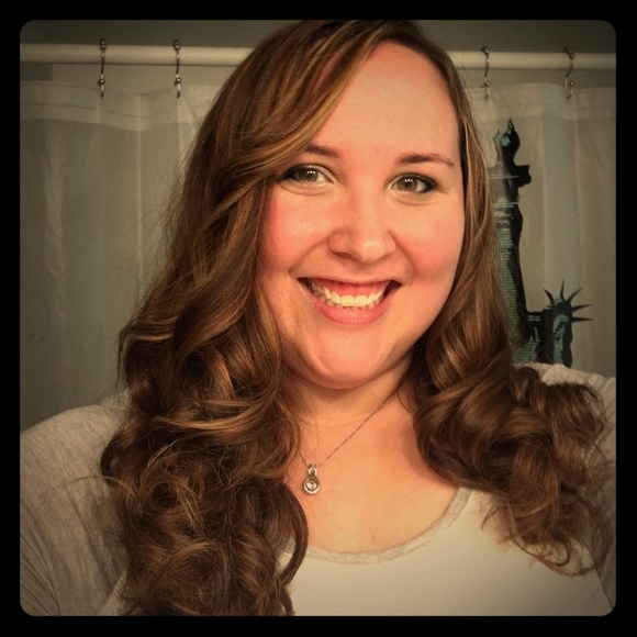 Meet your Posher, Anna - Picture 2 of 4