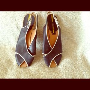 Wrap around flat sandals - cute!