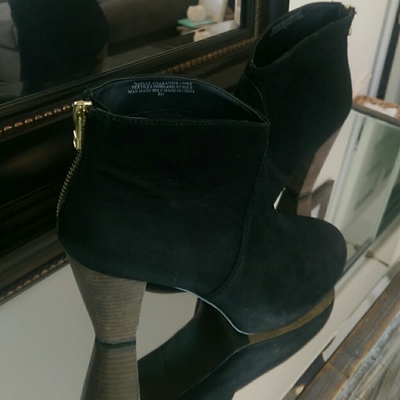 Steve Madden "Naples" Ankle Booties