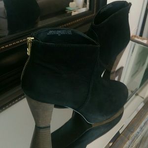 Steve Madden "Naples" Ankle Booties