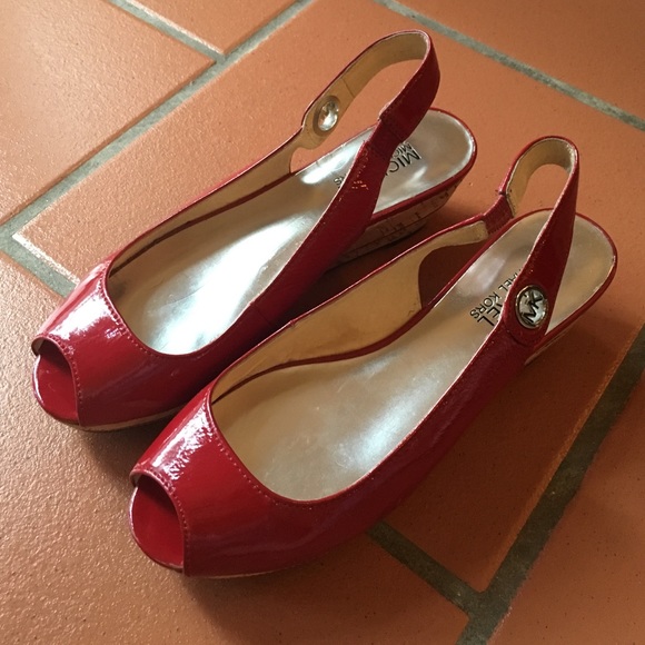 👠👠 MK red wedge sandals