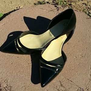 Kitten heels - black patent leather, extra pics