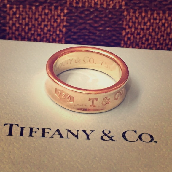 💯% Authentic " 750 T & CO 1837 " 18k YG ring.