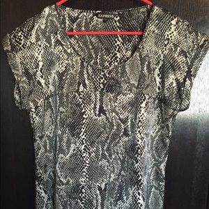 Black and white/grey leopard print dressy tee