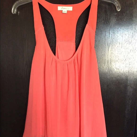 Flowy tank