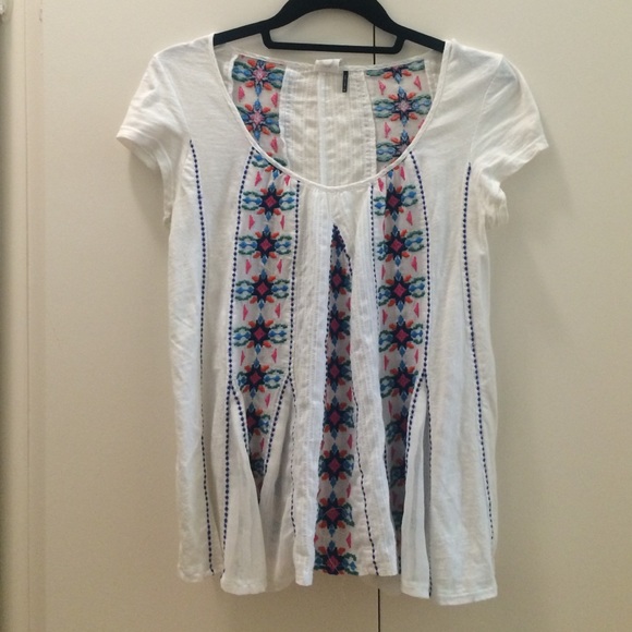 Pleated Aztec white blouse