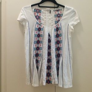 Pleated Aztec white blouse