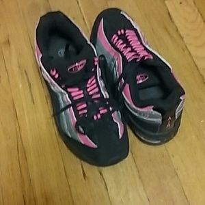 Shoe