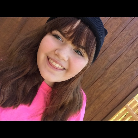 Meet your Posher, Kailey - Picture 2 of 3