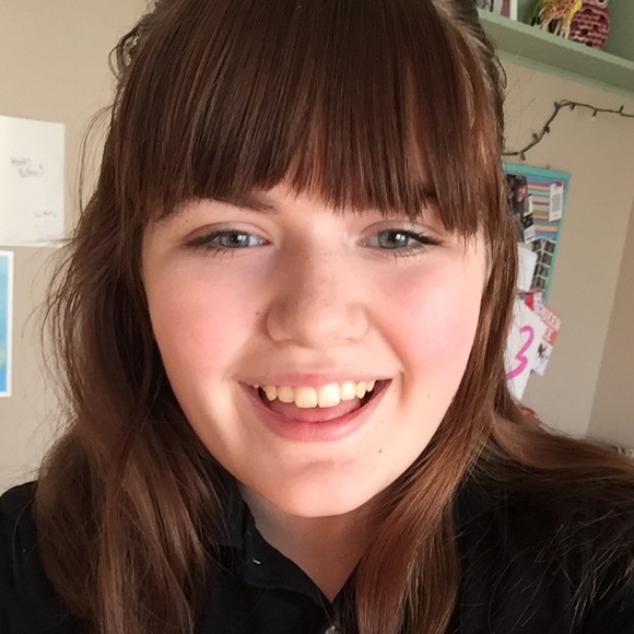 Meet your Posher, Kailey - Picture 3 of 3