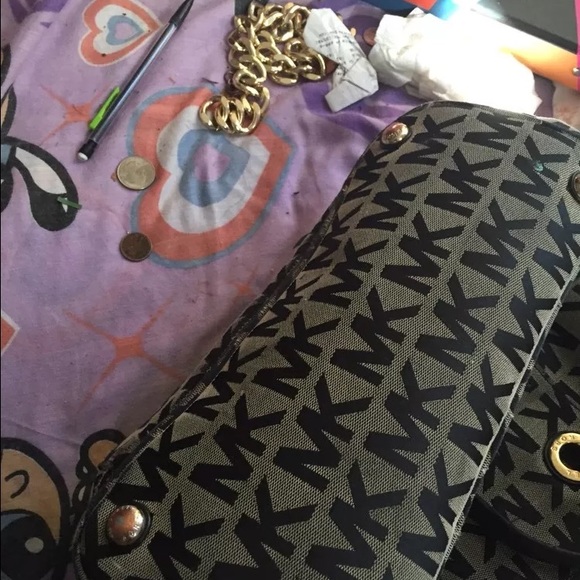 Michael Kors Tore Handbag - Picture 4 of 4