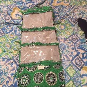 Vera Bradely 4 pocket Tavel bag