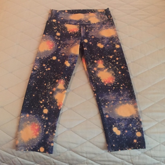 Galaxy Capri workout / exercise tights