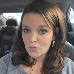 Meet your Posher, Leslie