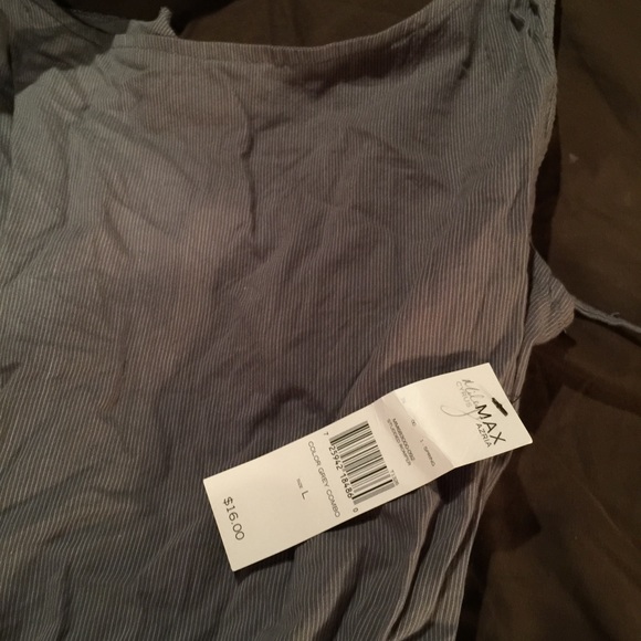 Short romper - Picture 3 of 4