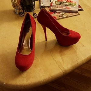 Red pumps